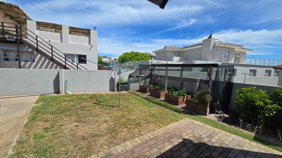 4 Bedroom Property for Sale in Country Club Western Cape